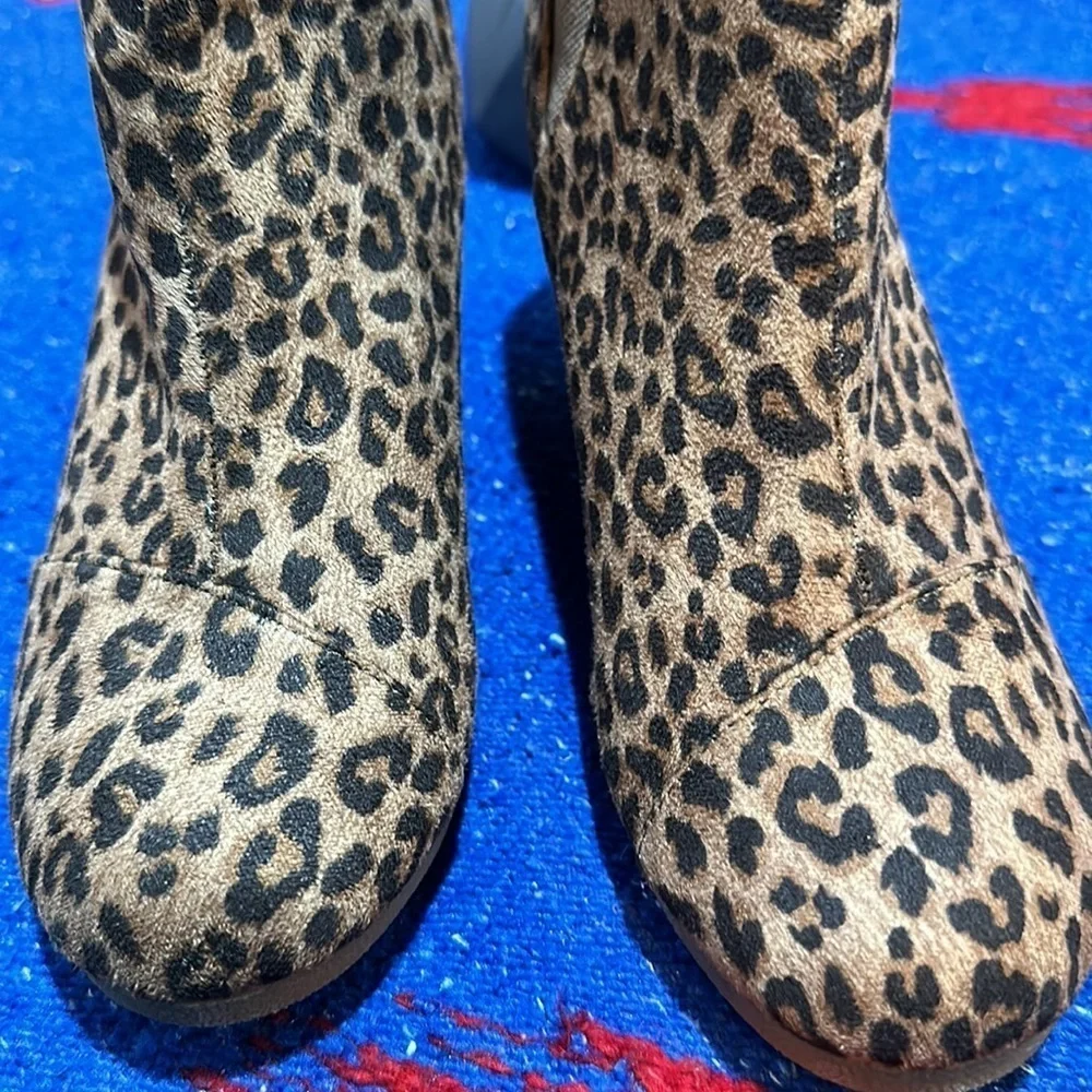 - 🤗Dunes Women's Zoey Wedge Bootie size 9